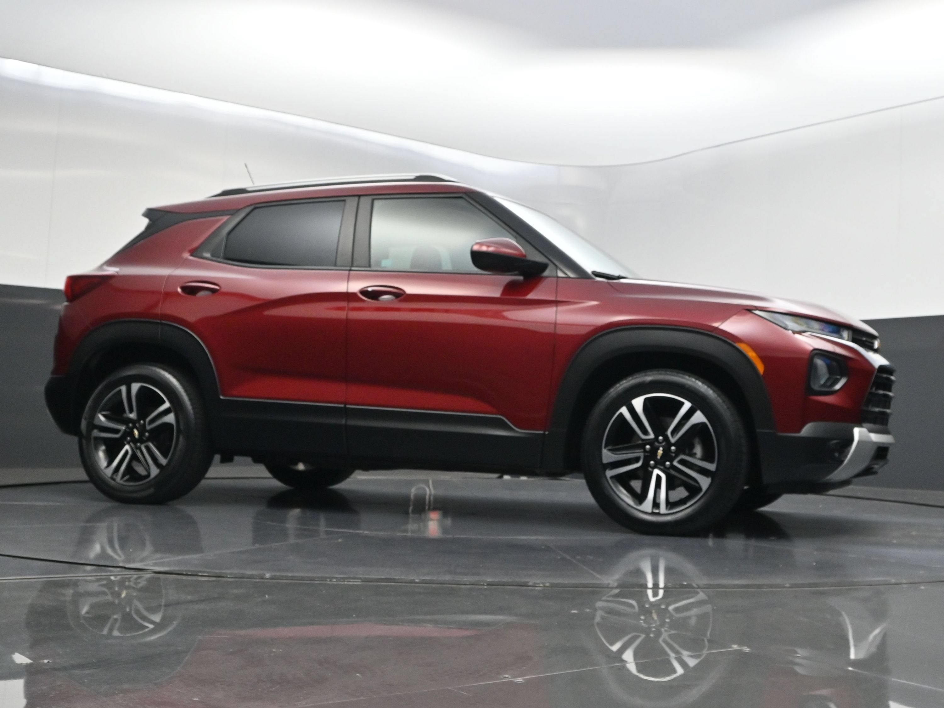 Used 2023 Chevrolet TrailBlazer LT FWD image 43