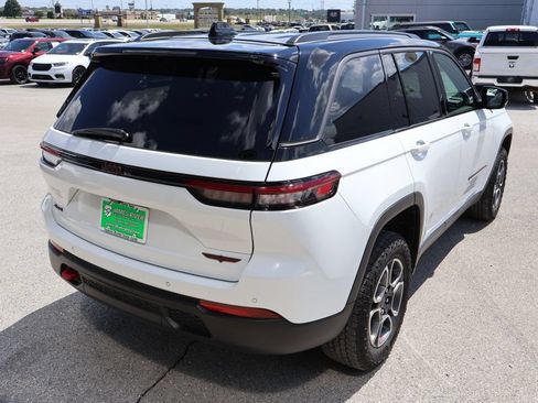 Used 2022 Jeep Grand Cherokee Trailhawk AWD/4WD image 5
