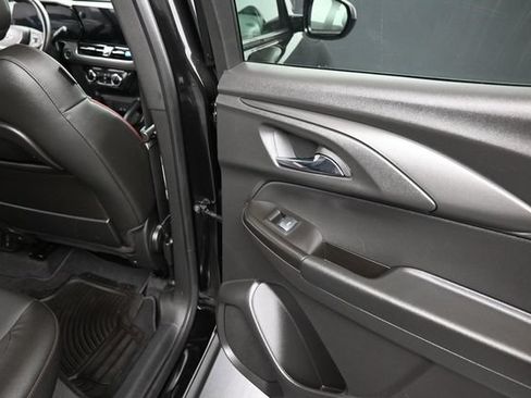 Used 2025 Chevrolet TrailBlazer RS w/ Convenience Package FWD image 21