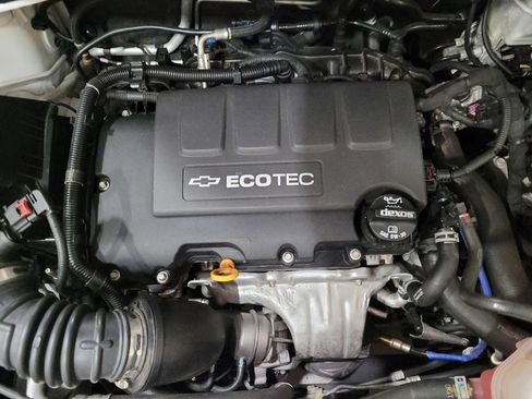 Used 2020 Chevrolet Sonic LT FWD image 30