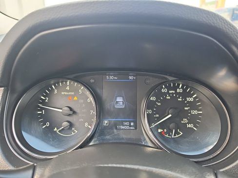 Used 2018 Nissan Rogue SL w/ Premium Package AWD/4WD image 16