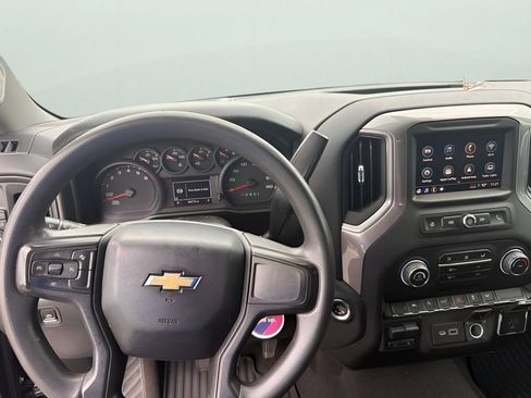 Used 2022 Chevrolet Silverado 1500 Custom RWD image 9