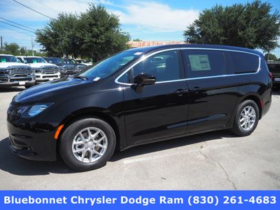 New 2025 Chrysler Voyager LX