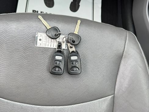 Used 2013 Hyundai Elantra Limited FWD image 34
