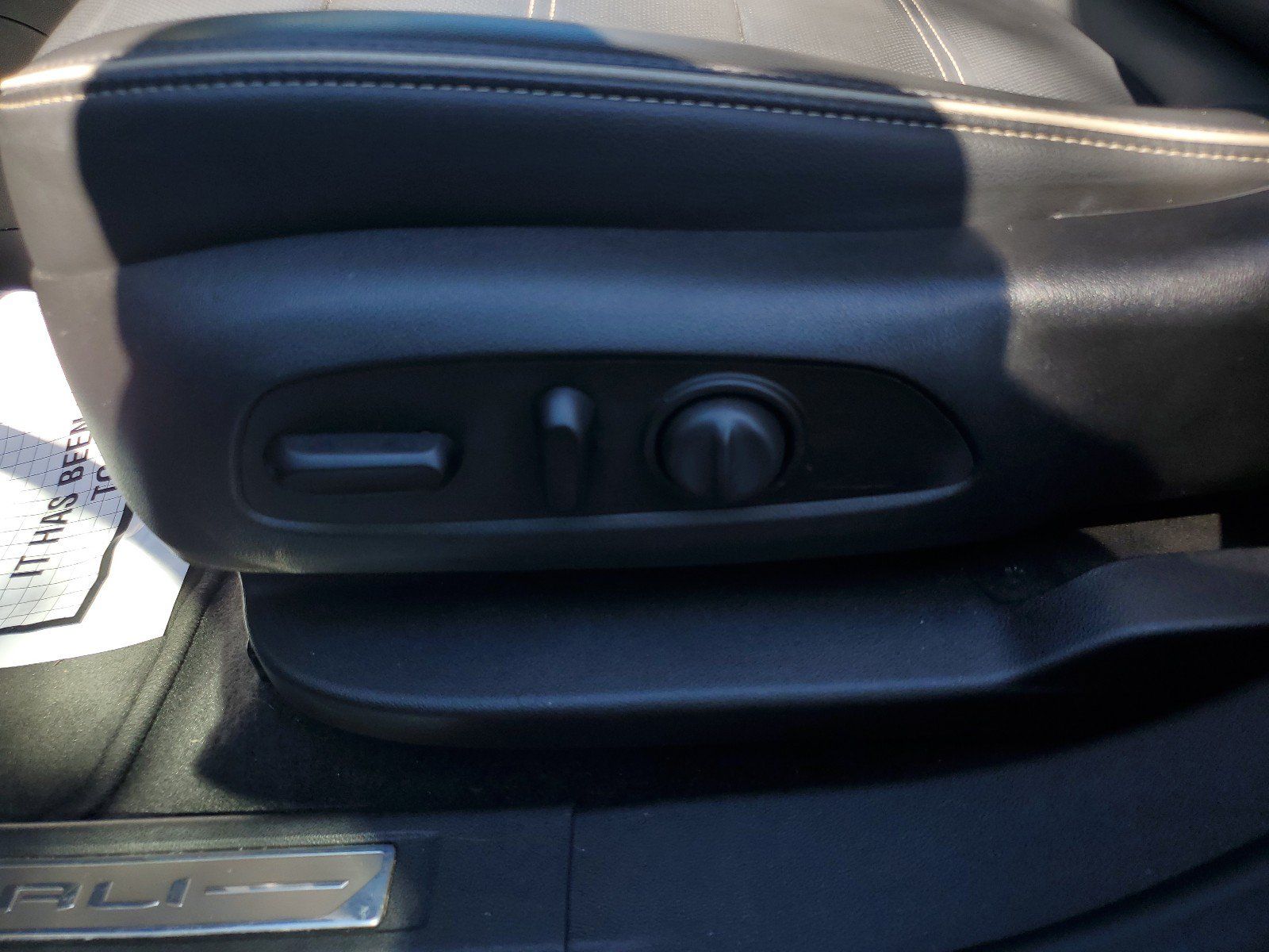 Used 2021 GMC Acadia Denali FWD image 12