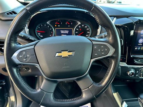 Used 2021 Chevrolet Traverse LT image 15