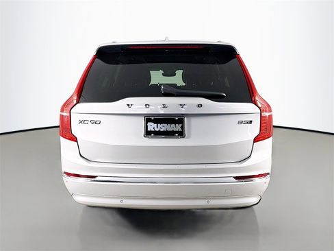 Certified 2025 Volvo XC90 B5 Core image 6