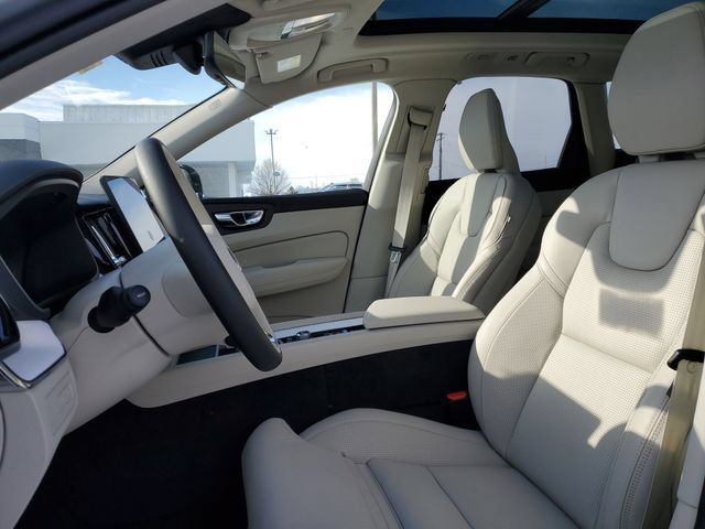 New 2026 Volvo XC60 T8 Ultra w/ Protection Package Premier AWD/4WD image 5