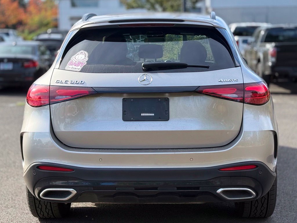 Used 2023 Mercedes-Benz GLC 300 4MATIC image 4
