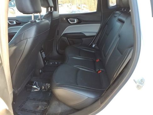 Certified 2025 Jeep Compass Limited w/ Elite Group AWD/4WD image 13