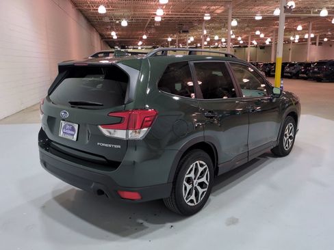 Certified 2023 Subaru Forester Premium AWD/4WD image 3
