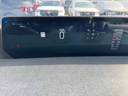 Used 2025 Ford Expedition Active image 32