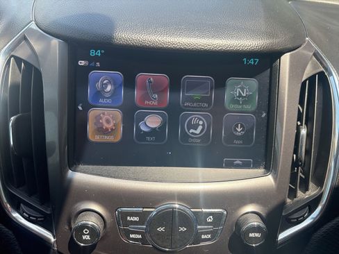 Used 2018 Chevrolet Cruze LT w/ Sun And Sound Package FWD image 27