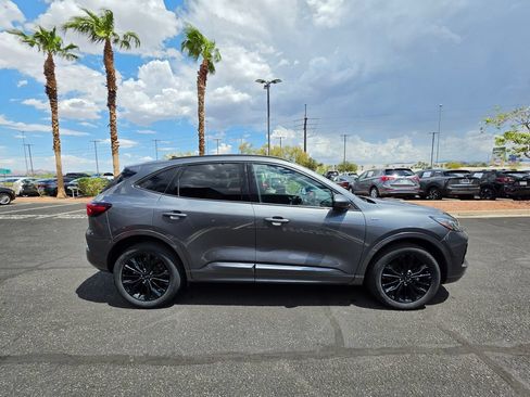 Used 2023 Ford Escape ST-Line Elite AWD/4WD image 3