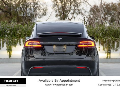 Used 2024 Tesla Model X image 2