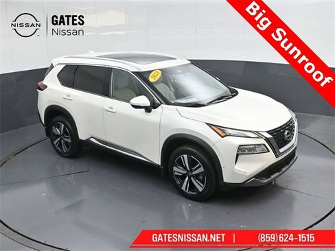 Used 2023 Nissan Rogue SL w/ SL Premium Package image 44