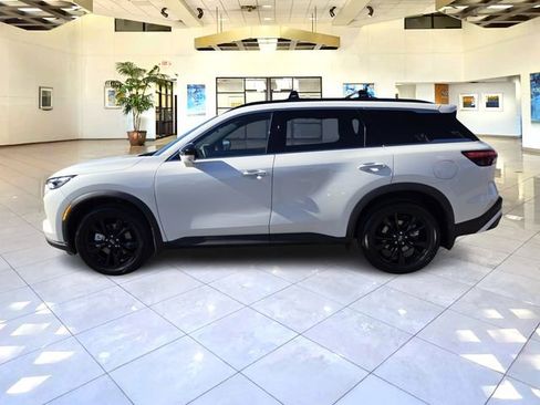 Certified 2025 INFINITI QX60 Luxe w/ Black Edition image 4