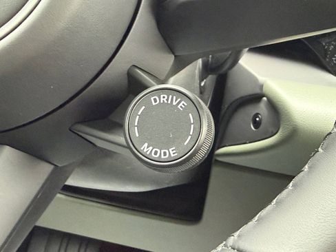 New 2026 Porsche Macan 4 Electric image 24