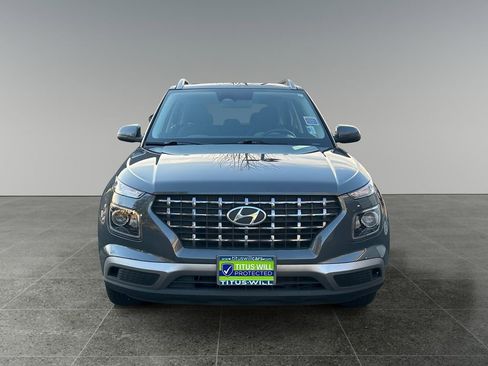 Used 2025 Hyundai Venue SEL image 2