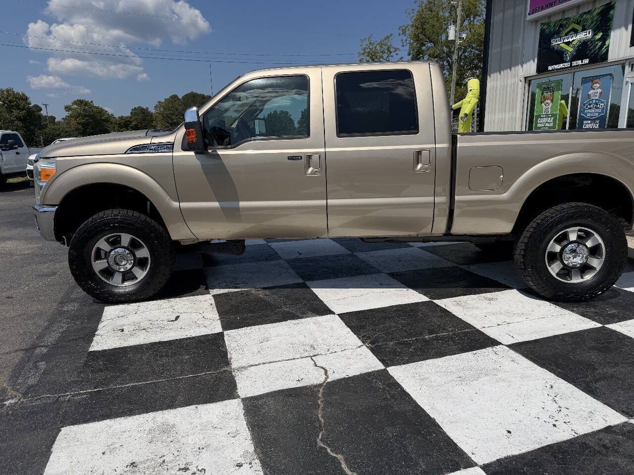 Used 2011 Ford F250 Lariat w/ Lariat Interior Pkg AWD/4WD image 7