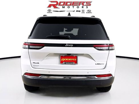 Certified 2023 Jeep Grand Cherokee Laredo X AWD/4WD image 7