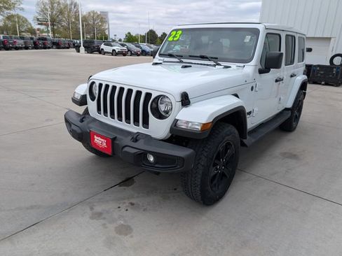 Used 2023 Jeep Wrangler Unlimited Sahara AWD/4WD image 38