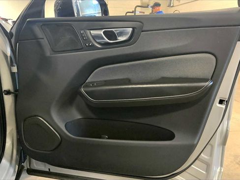 Used 2022 Volvo XC60 T8 R-Design w/ Advanced Package image 22