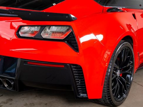 Used 2018 Chevrolet Corvette Z06 RWD image 13