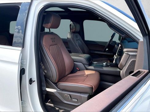 Used 2022 Ford Expedition King Ranch image 9