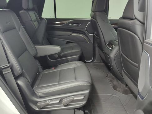 Used 2022 Cadillac Escalade Luxury w/ LPO, Floor Liner Package AWD/4WD image 35