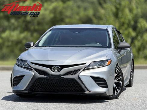 Used 2018 Toyota Camry SE w/ Convenience Package FWD image 1