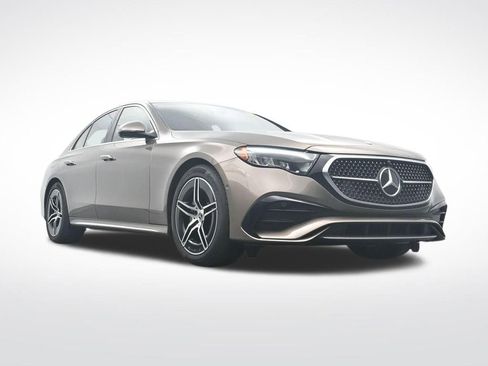Used 2025 Mercedes-Benz E 350 Sedan image 33