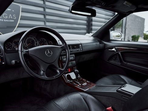 Used 2002 Mercedes-Benz SL 500 w/ SL2 Option Pkg image 2