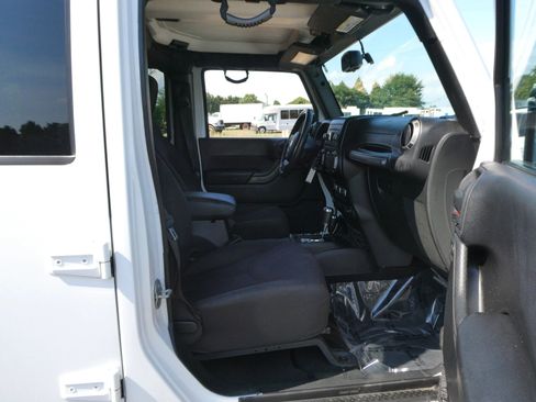 Used 2015 Jeep Wrangler Unlimited Sport w/ Quick Order Package 24S AWD/4WD image 21