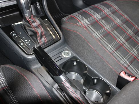 Used 2015 Volkswagen GTI S image 9