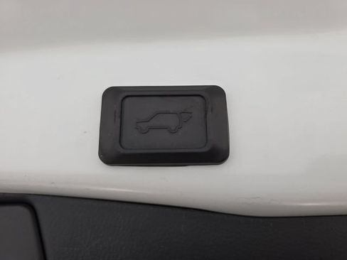 Certified 2021 Toyota RAV4 XLE Premium AWD/4WD image 30
