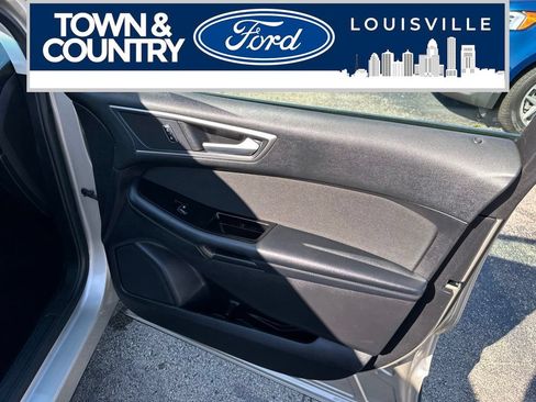 Used 2018 Ford Edge SEL FWD image 17