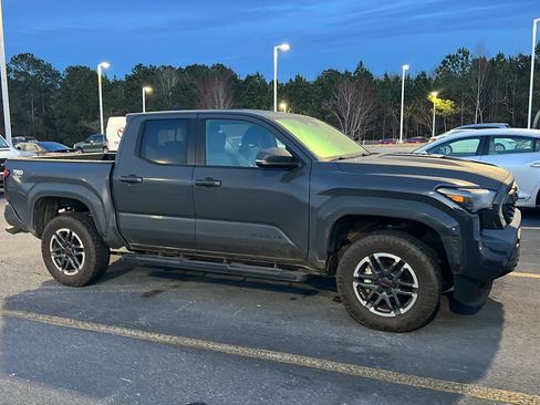 Used 2024 Toyota Tacoma TRD Sport w/ TRD Sport Upgrade Package image 6
