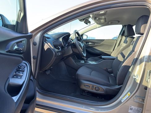 Used 2024 Chevrolet Malibu LT image 11