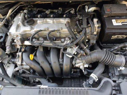 Used 2022 Toyota Corolla LE FWD image 30