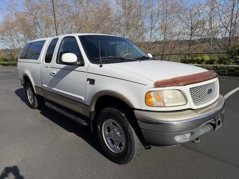 Used 1999 Ford F150 Lariat image 3