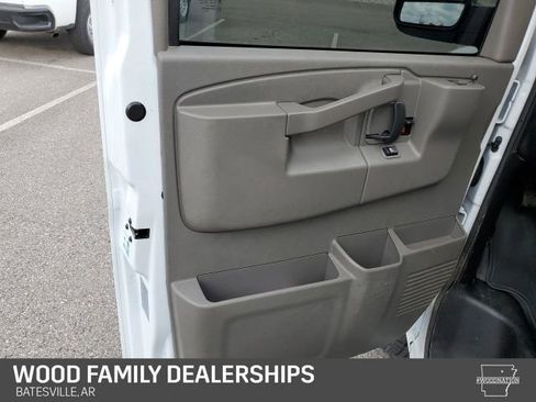Used 2024 Chevrolet Express 3500 LT w/ LT Preferred Equipment Group image 20