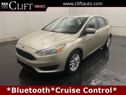 Used 2018 Ford Focus SE image 1