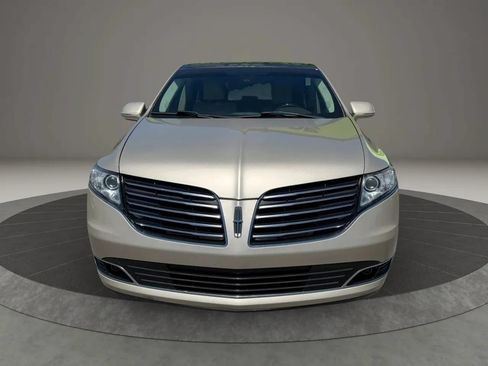 Used 2017 Lincoln MKT AWD image 3