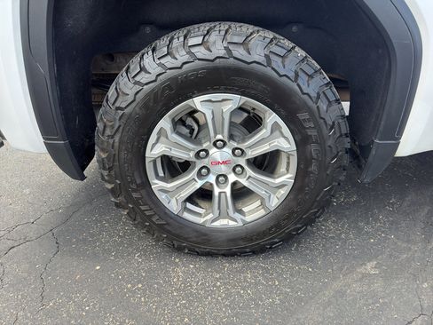 Used 2023 GMC Sierra 1500 SLT w/ SLT Convenience Package image 9