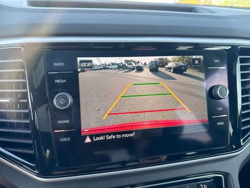 Used 2022 Volkswagen Atlas Cross Sport SEL R-Line image 13