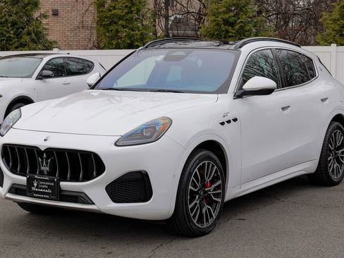 Certified 2023 Maserati Grecale Modena AWD/4WD image 3