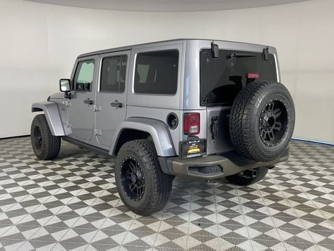 Used 2017 Jeep Wrangler Unlimited Sahara AWD/4WD image 13