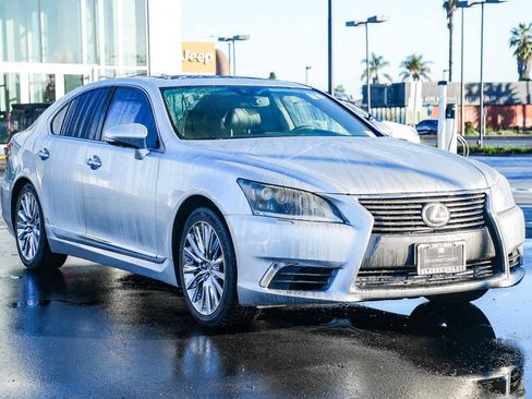 Used 2013 Lexus LS 460 image 3