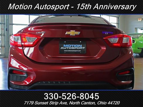 Used 2016 Chevrolet Cruze LT w/ Sun And Sound Package FWD image 9